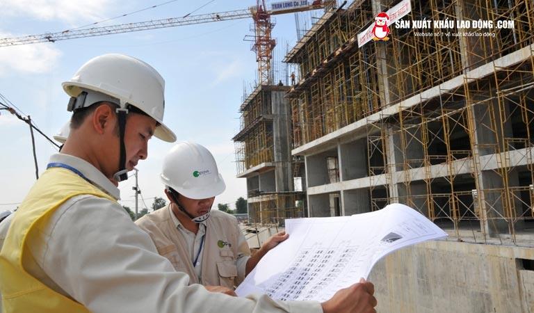 Kỹ sư Nhật Bản ngành xây dựng có thể làm việc trong nhà hoặc ngoài công trường