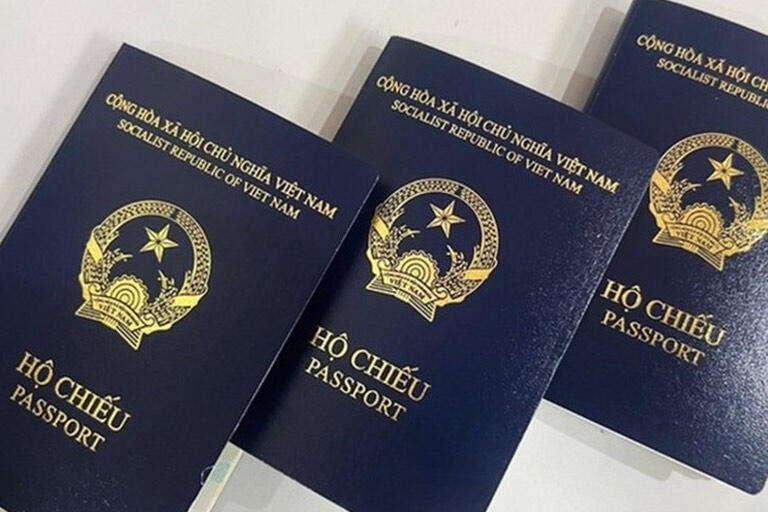 Hộ chiếu là giấy tờ bắt buộc phải có trong hồ sơ xin visa giúp việc Đài Loan