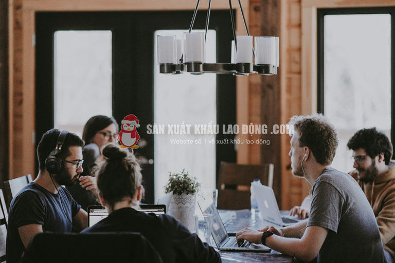 Thẻ lao động S-pass phù hợp với nhiều đối tượng mid-skill