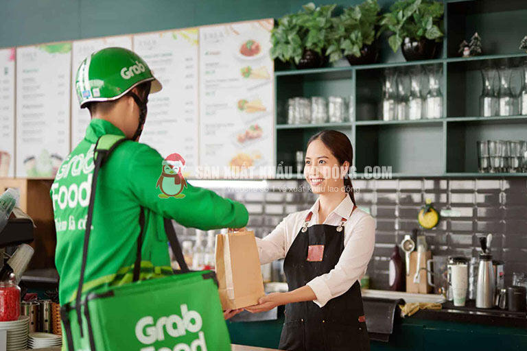 Dễ dàng đặt đồ ăn thông qua ứng dụng Grab