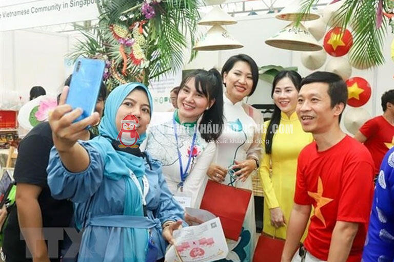 Cộng đồng người Việt sẽ giúp bạn dễ dàng bắt nhịp với cuộc sống mới tại quốc đảo sư tử