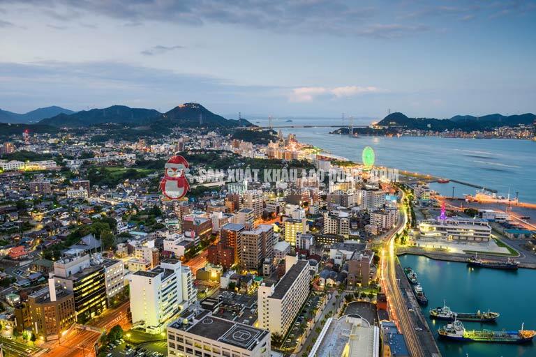 Yamaguchi nằm ở phí Tây Nam của đảo Honshu