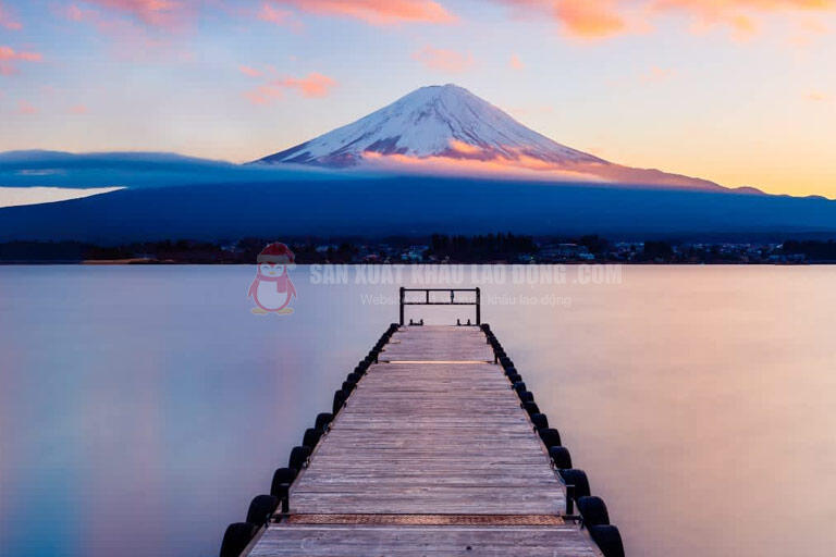 Núi Phú Sĩ nằm ở tỉnh Yamanashi