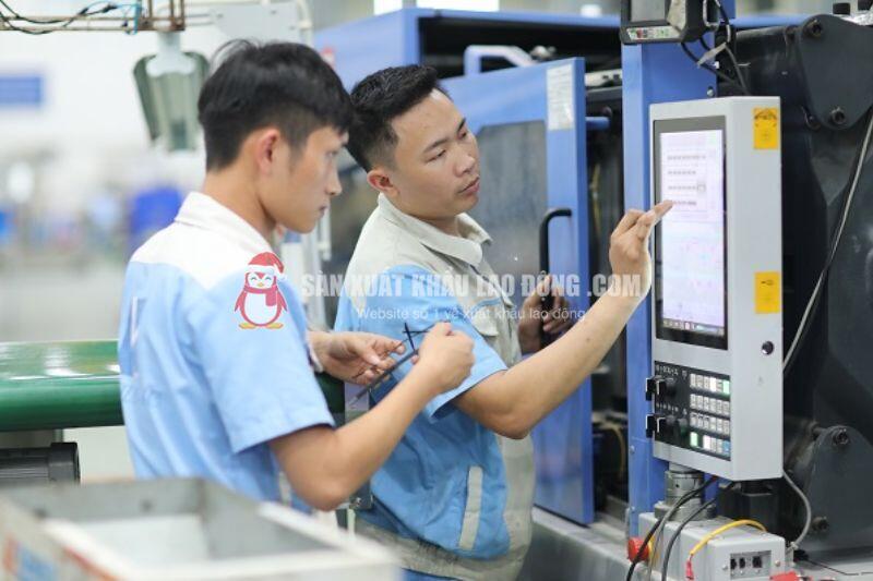 Người lao động cần c&oacute; kỹ năng vận h&agrave;nh m&aacute;y