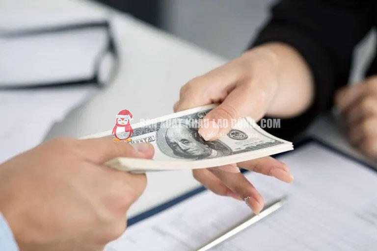 Chi ph&iacute; bất thường l&agrave; một trong 10 dấu hiệu c&ocirc;ng ty XKLĐ lừa đảo